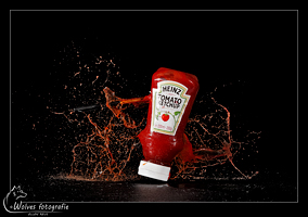 Kapot geschoten fles tomatenketchup - high speed fotografie - Door: Ellen Reus - Wolves fotografie